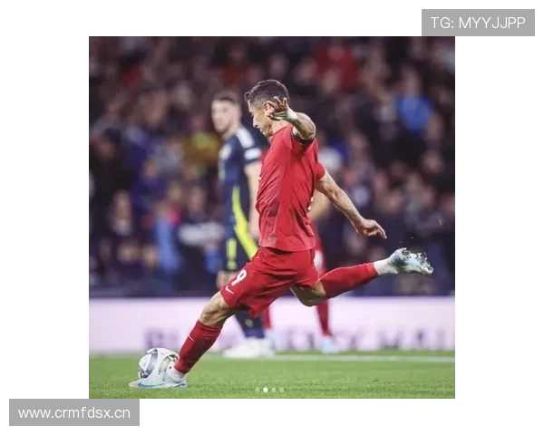 莱万是否依赖体系？战术角色与终结能力解析