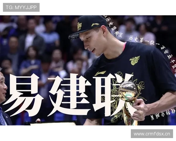 易建联今天中午连换三套衣服，感觉不是打球是拍时尚大片吧？