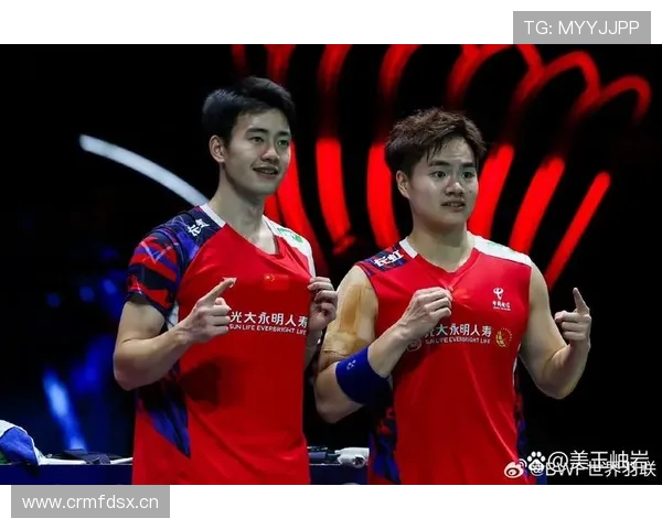 梁伟铿昨晚赛场上酷到爆，换下球鞋直接穿拖鞋回家了？