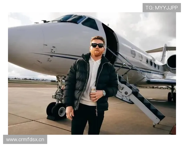 阿尔瓦雷斯居然能穿西装去训练？感觉随时能走红毯了