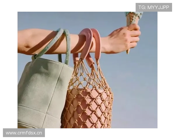 何卓佳训练完直接拎爱马仕去吃火锅，这反差谁懂啊