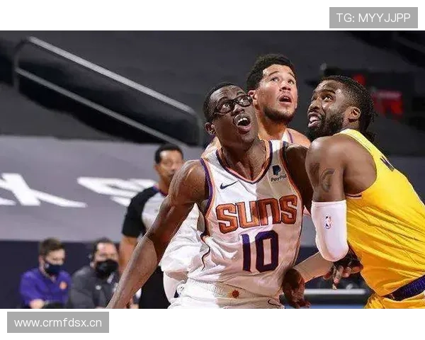 尤因季后赛内线高效挡拆助攻 提升球队关键得分效率